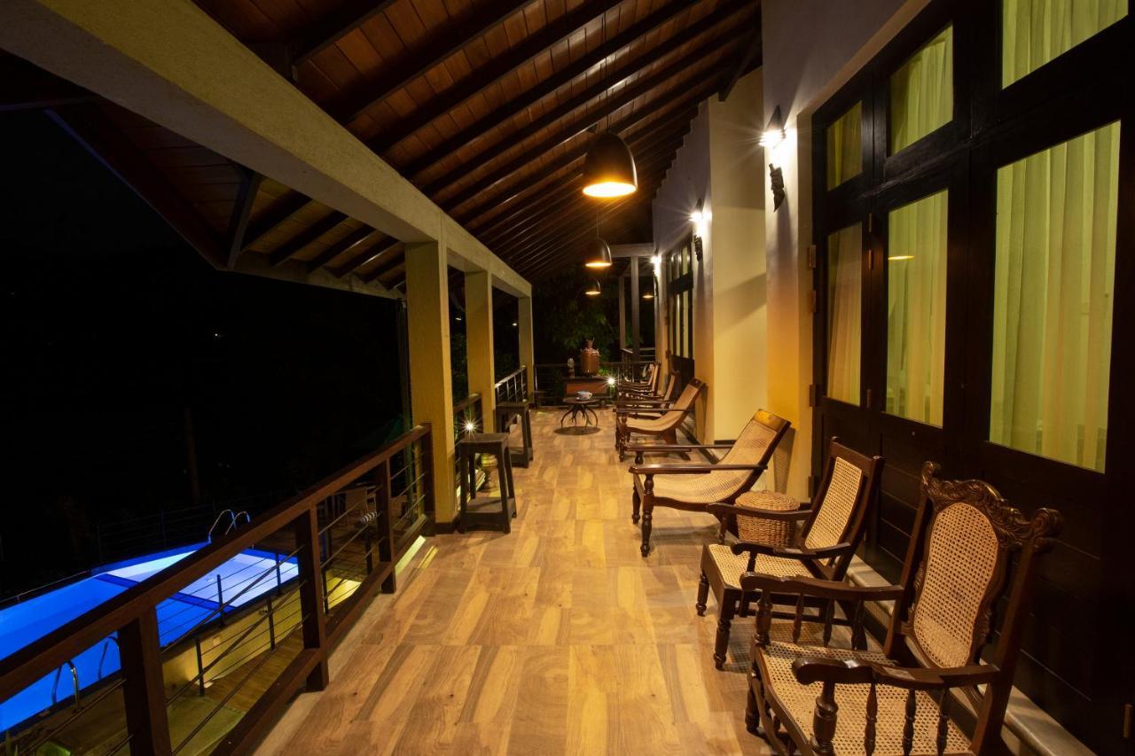 Huluganga Ridge, Kandy Karalliyadda Buitenkant foto