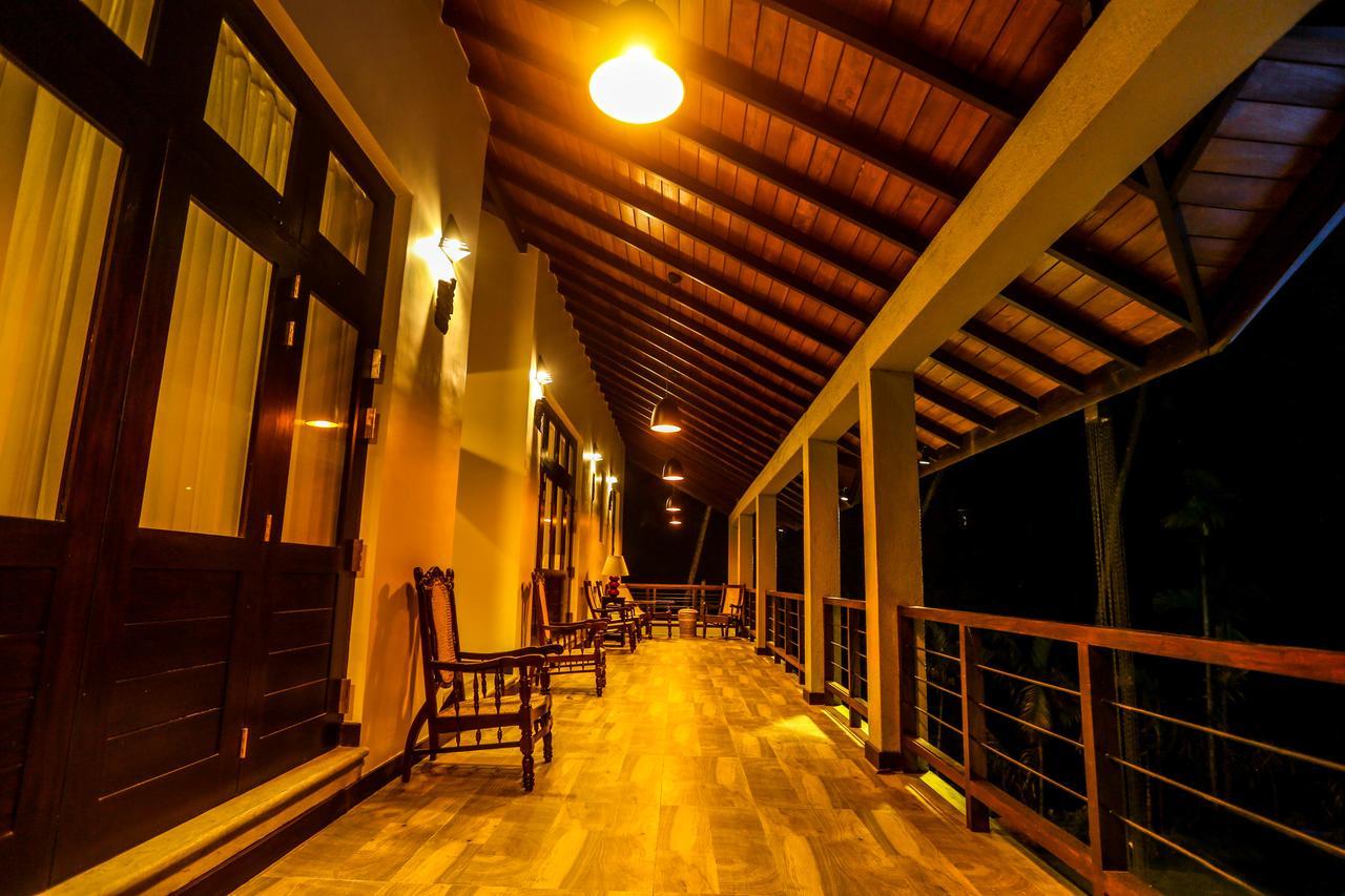 Huluganga Ridge, Kandy Karalliyadda Buitenkant foto